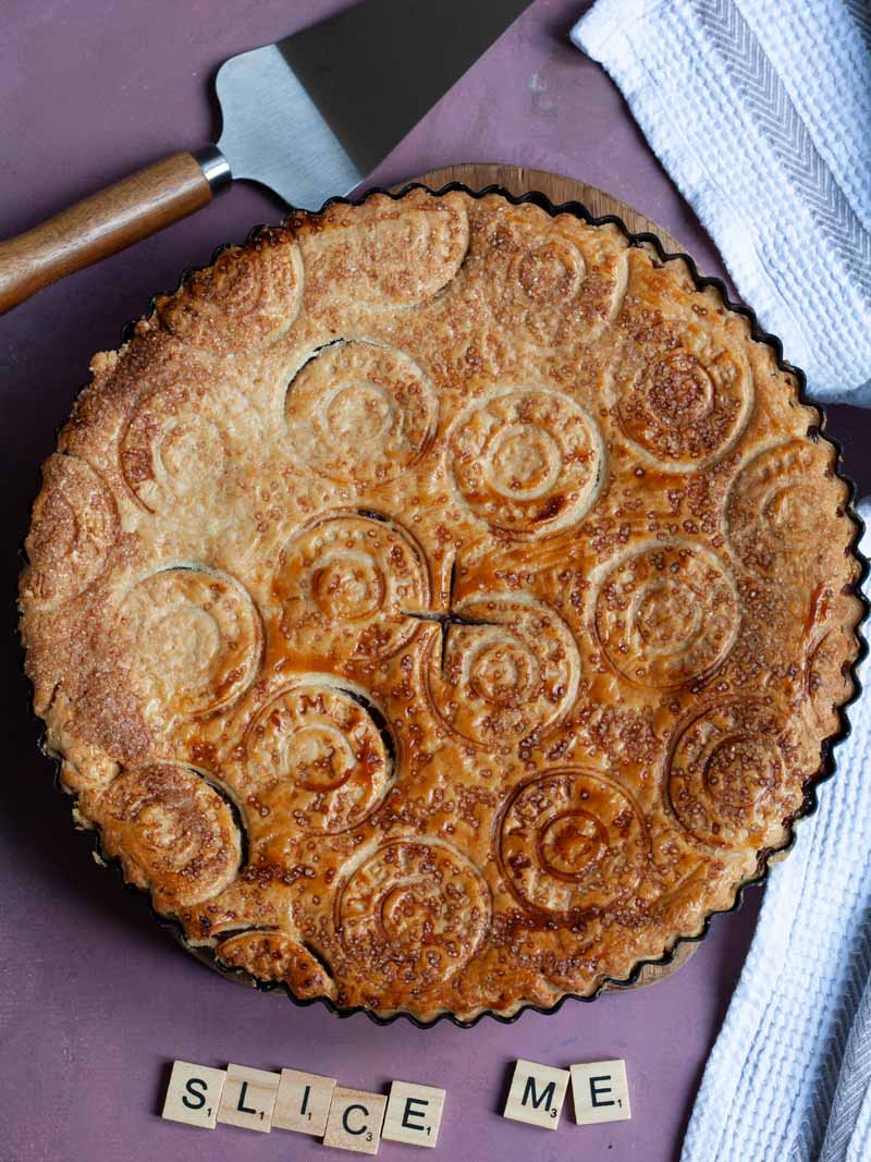 Apple and fig pie