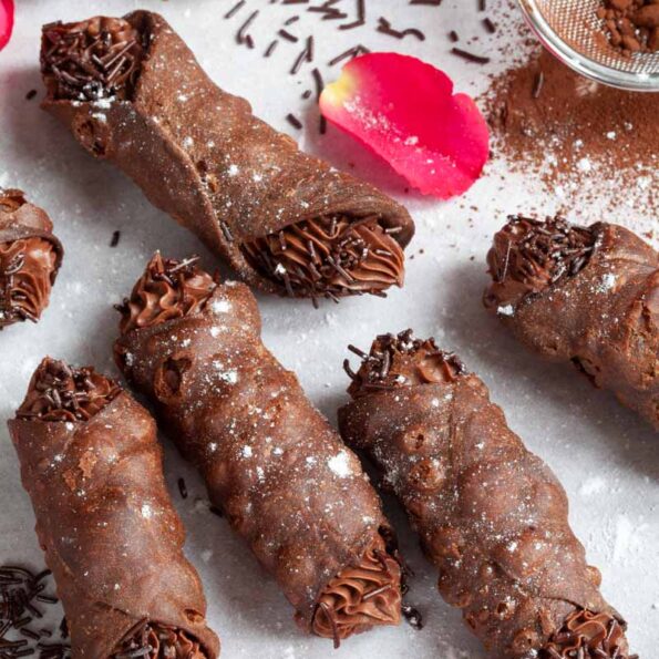 Baileys and chocolate Italian cannoli