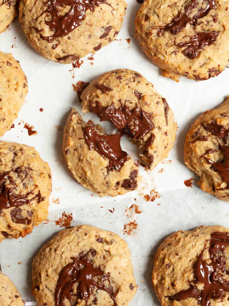 Brown butter coconut and chocolate chunks cookies
