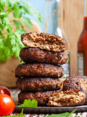 Chives and chipotle burgers