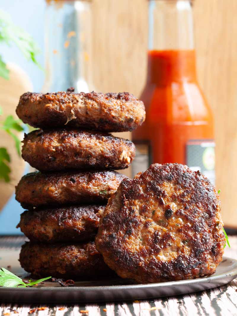 Chives and chipotle beef burgers