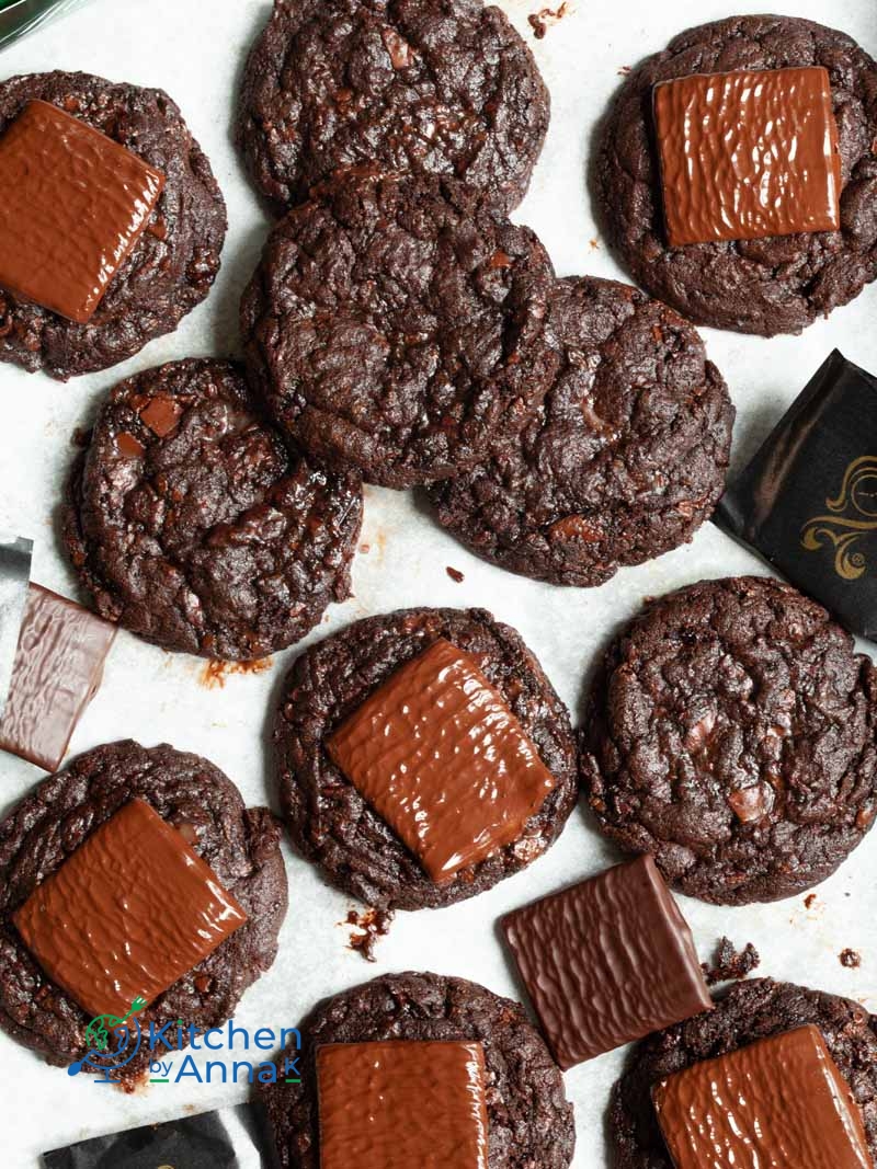 Fudgy chocolate and mint cookies