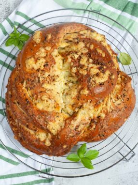 Cheese and herbs brioche bread