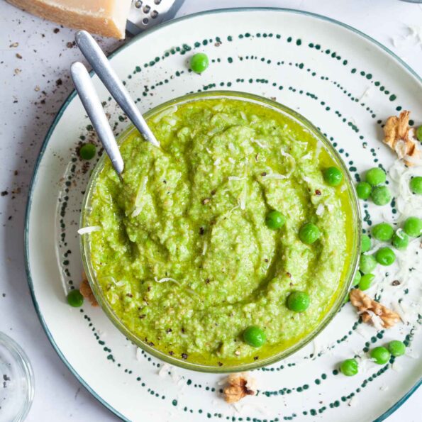 Green peas walnut pesto sauce