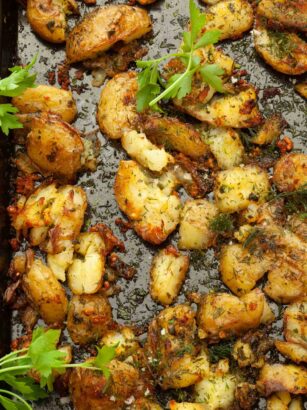 Crushed potatoes with dill and garlic