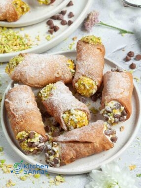 Homemade Italian cannoli