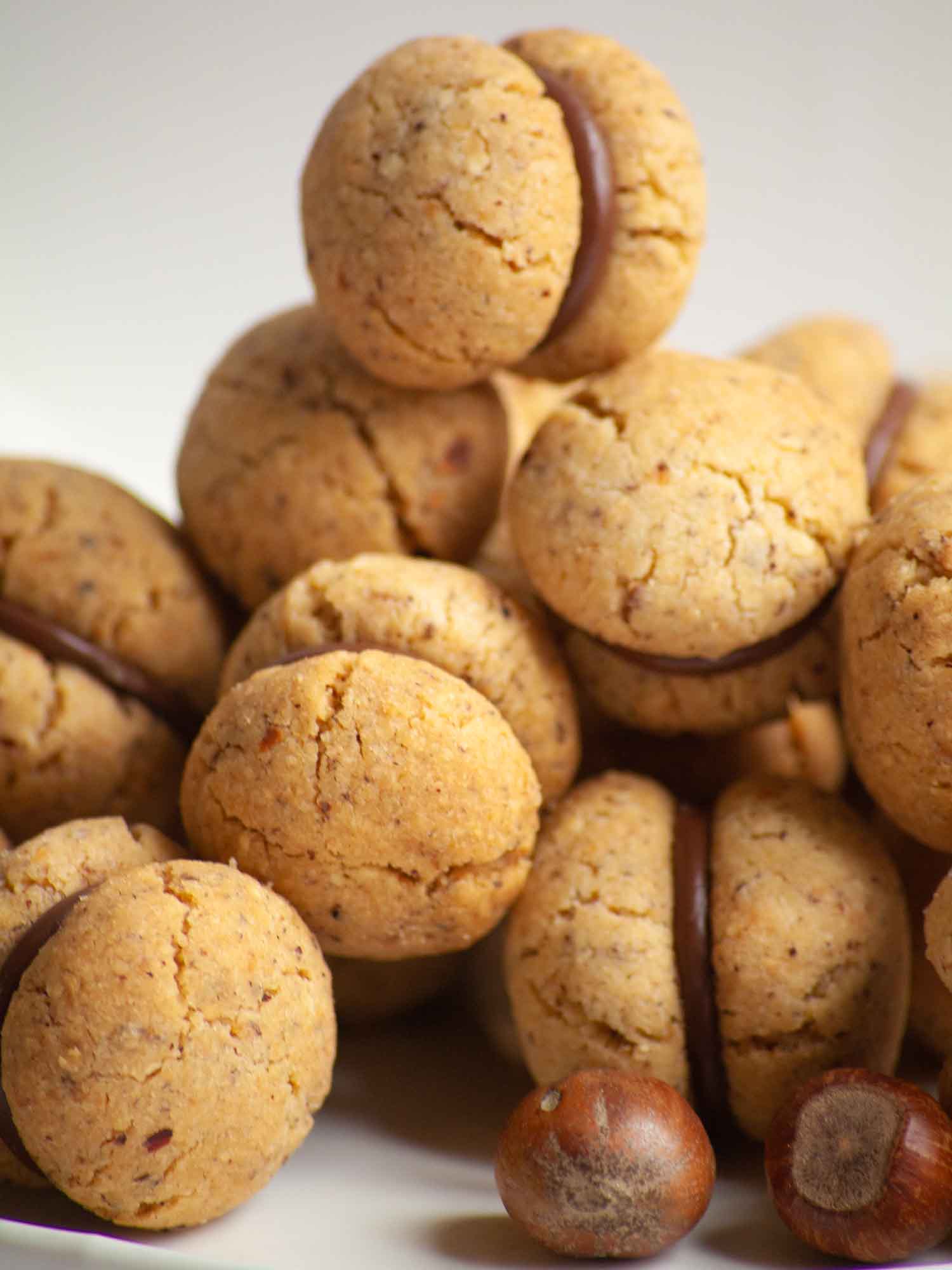 Baci di dama - Italian hazelnuts cookies