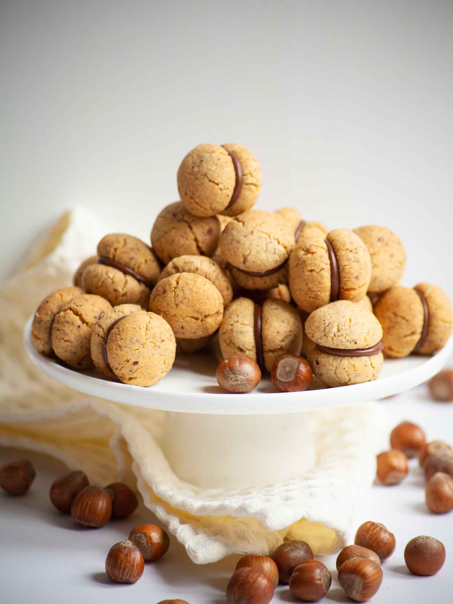 Baci di dama - Italian hazelnuts cookies