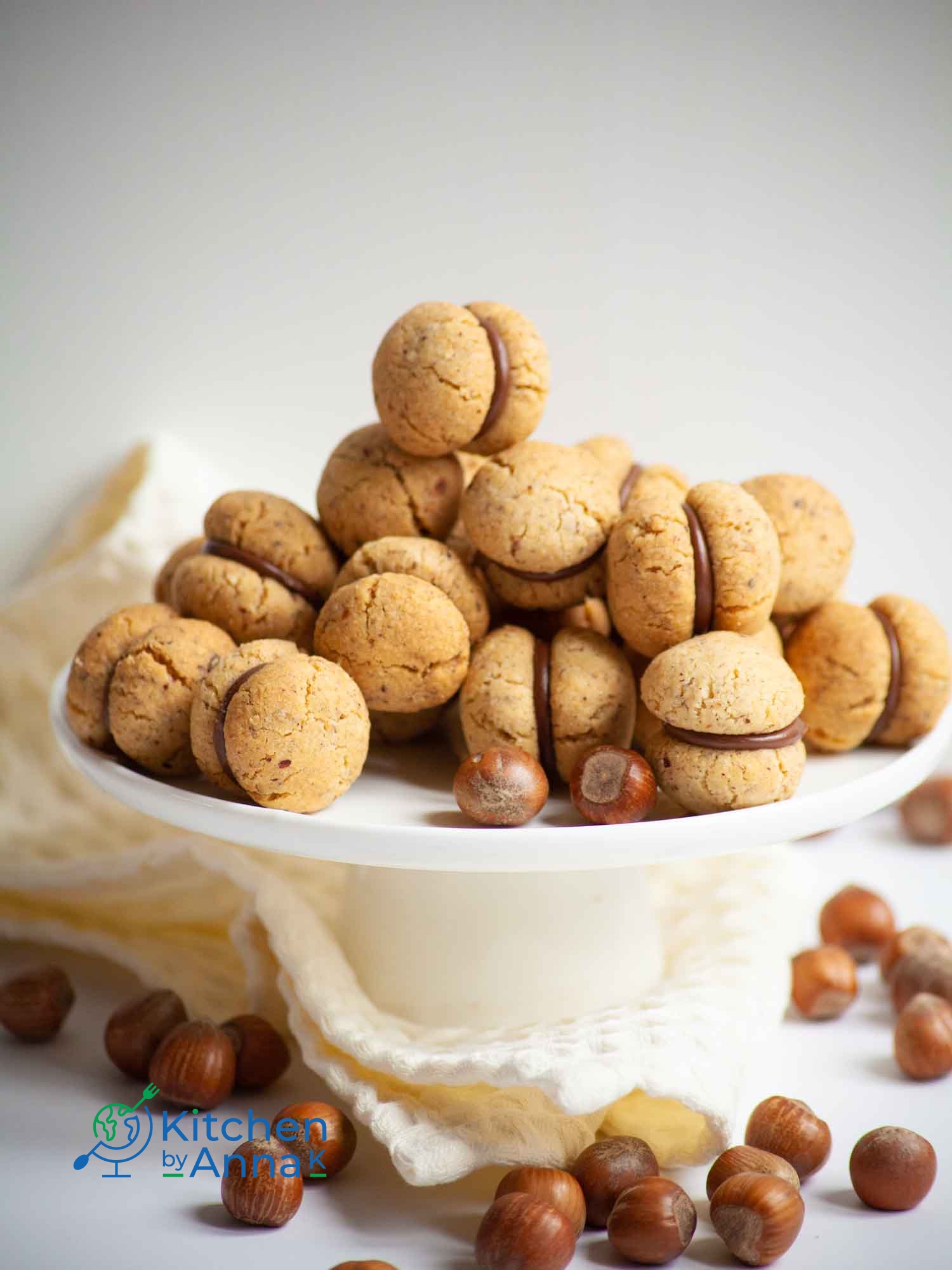 Baci di dama - Italian hazelnuts cookies