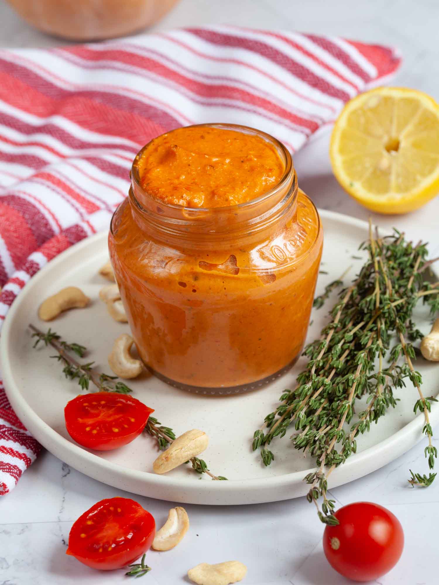 Cashew and roasted tomato chili pesto sauce