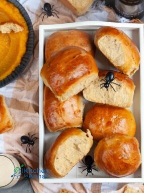 Pumpkin and Guinness soft rolls