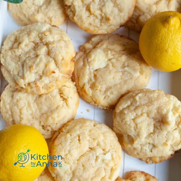 Lemon and white chocolate cookies