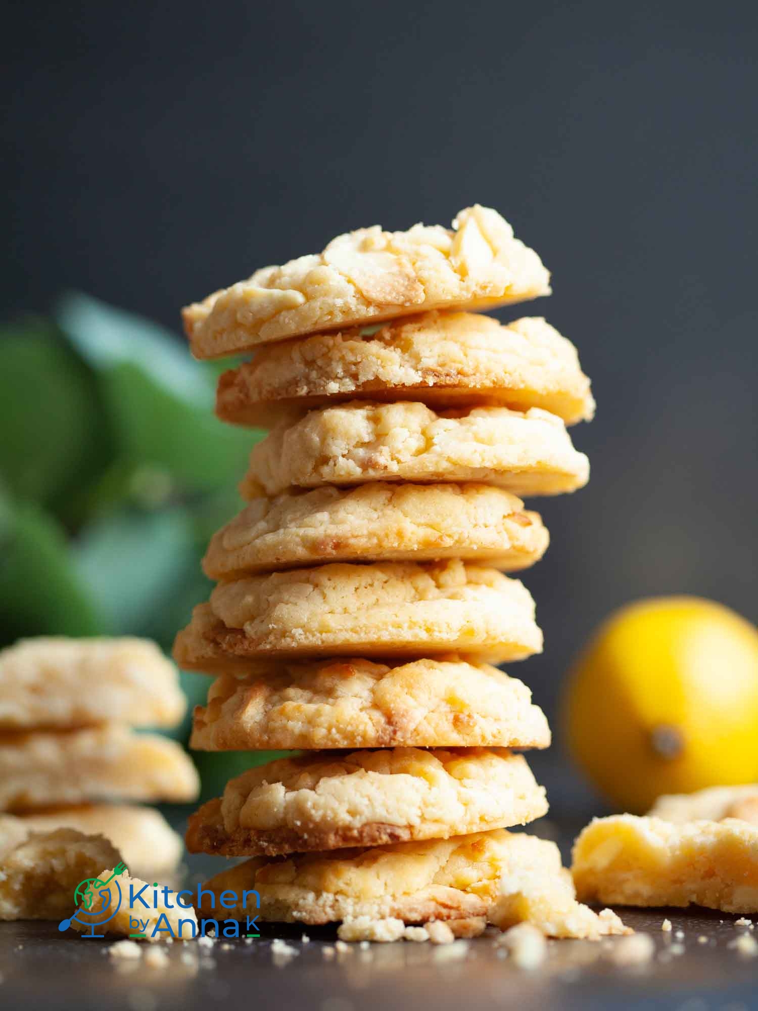 Lemon and white chocolate cookies