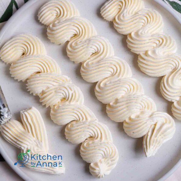 Italian meringue buttercream frosting