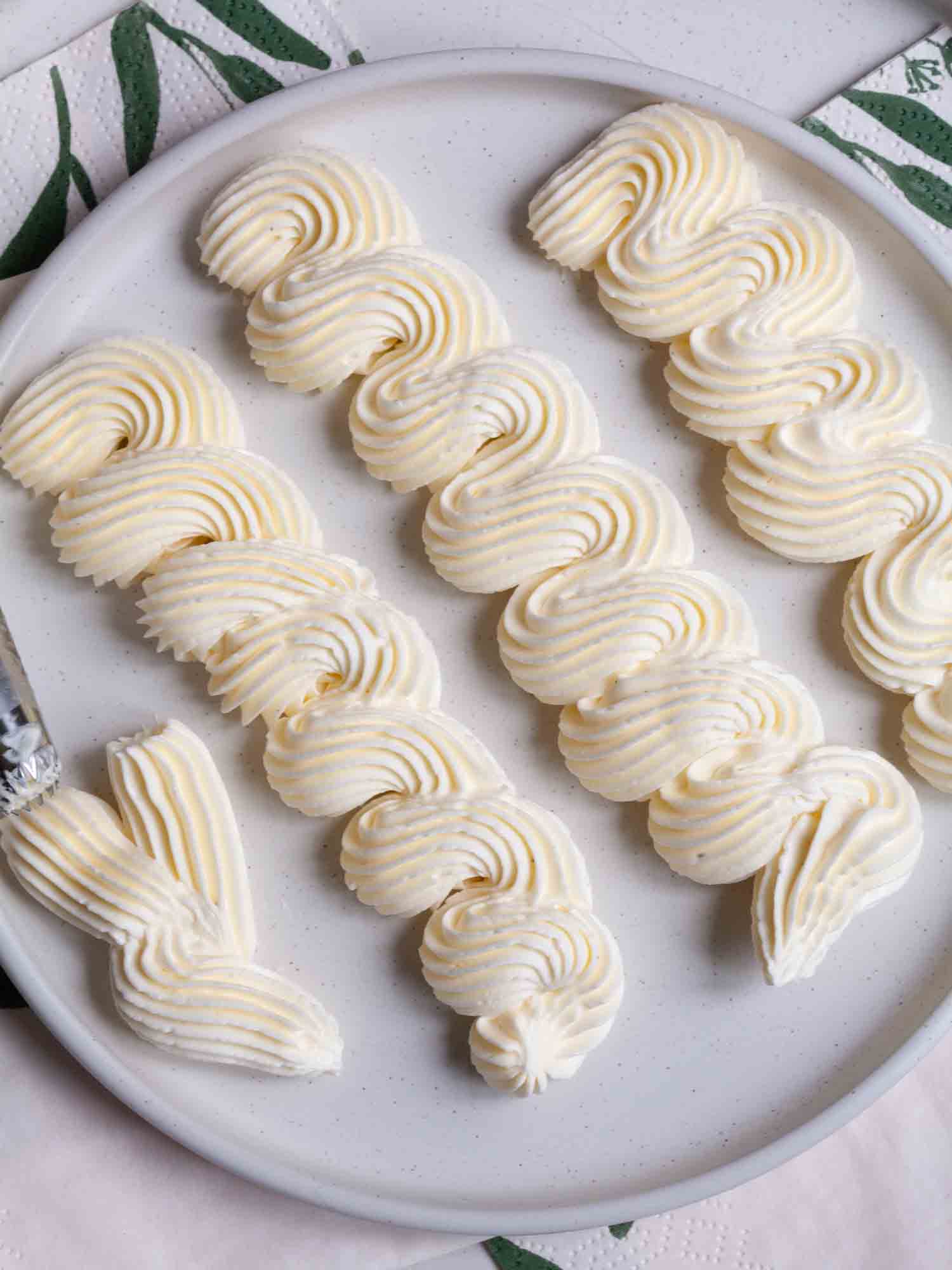 Italian meringue buttercream frosting