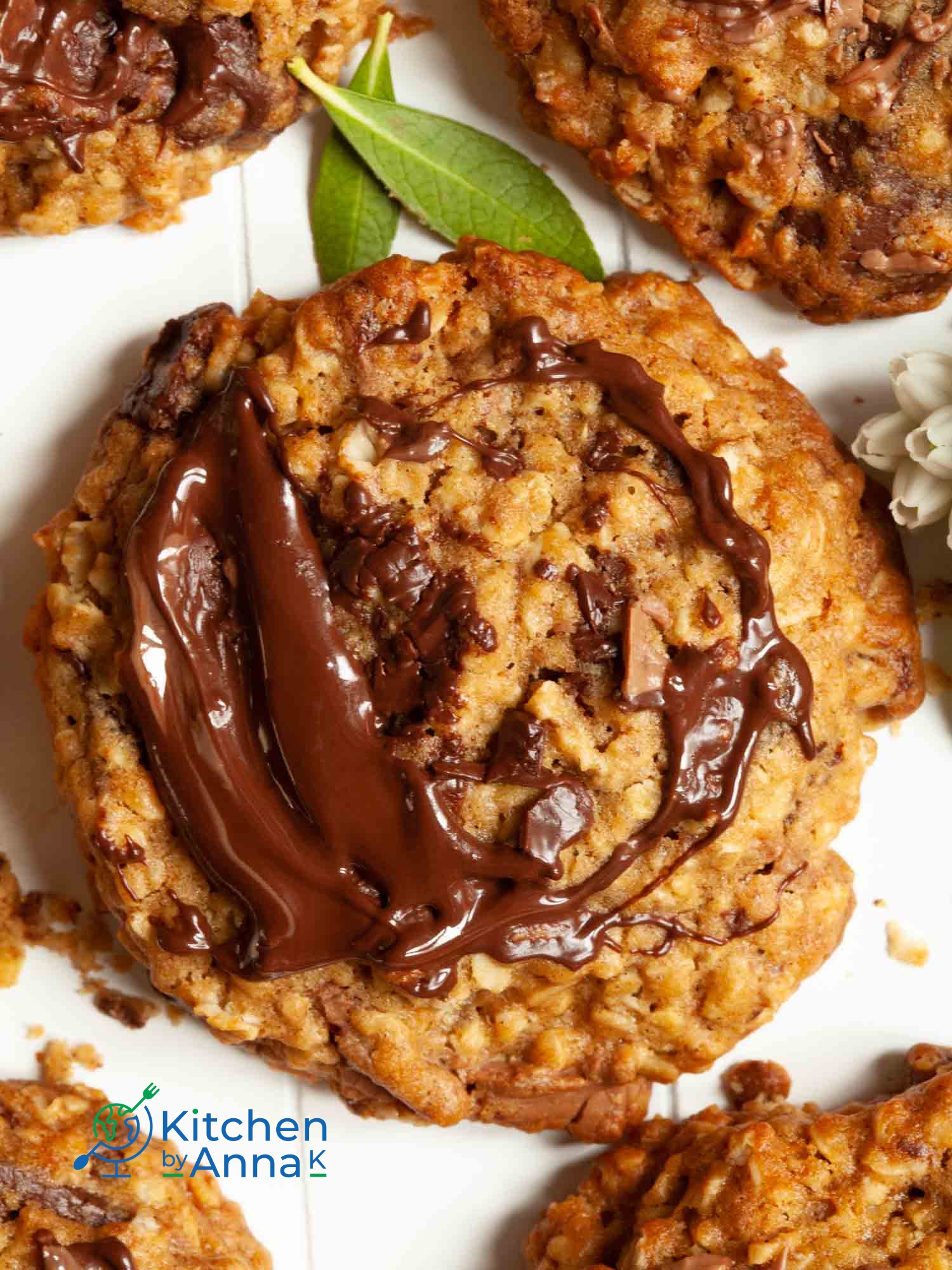 Oats and chocolate cookies