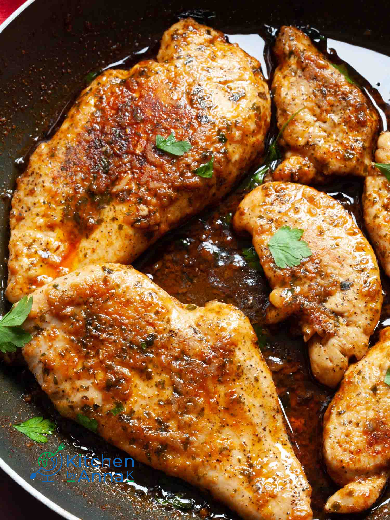 Chicken breast in garlic and white wine sauce