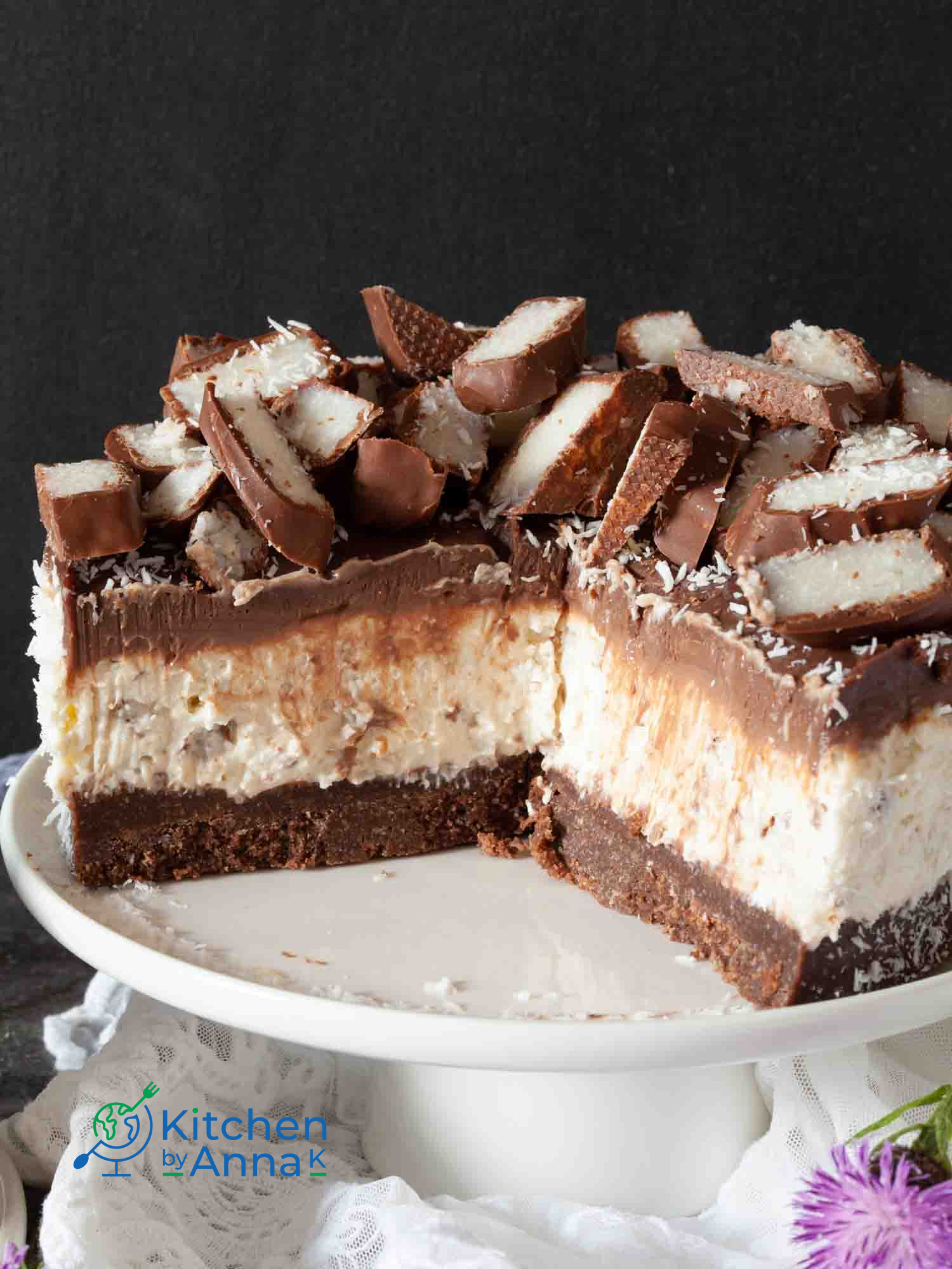 No-bake coconut and chocolate cheesecake