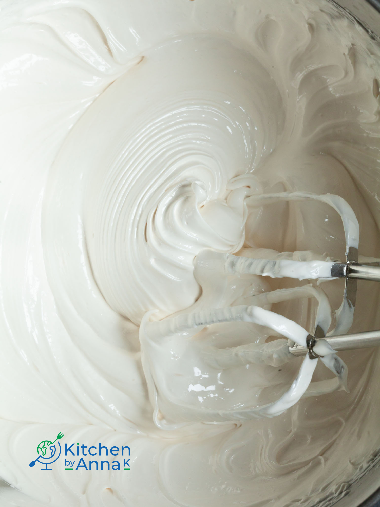 Homemade marshmallow fluff