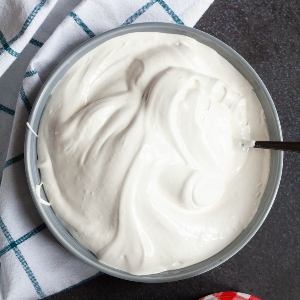 Homemade marshmallow fluff