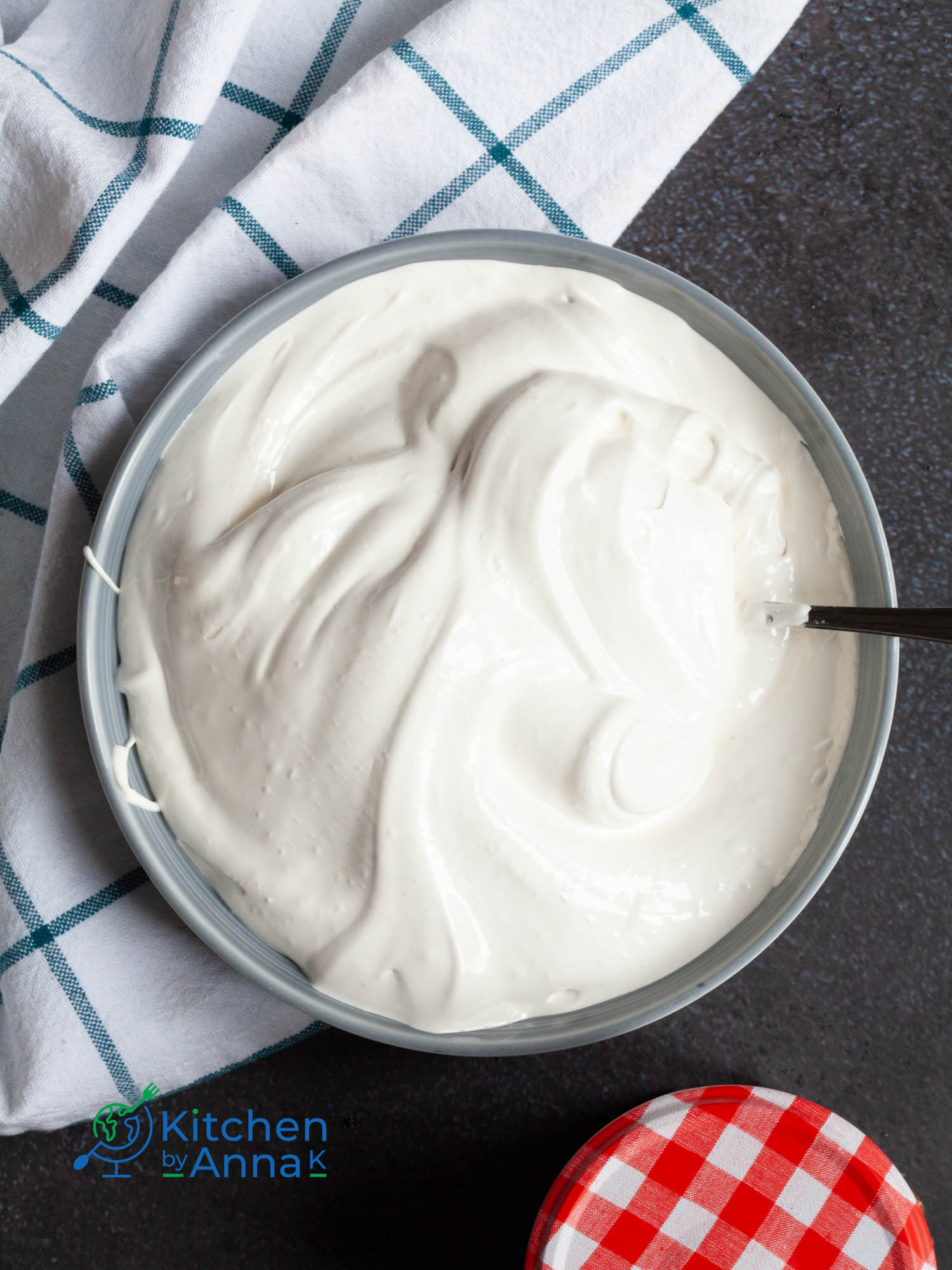 Homemade marshmallow fluff