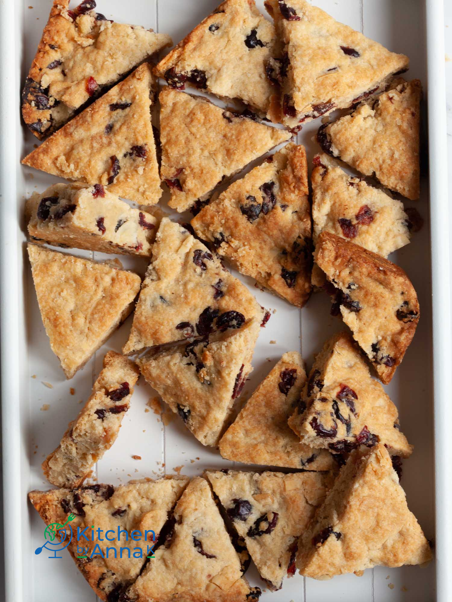 Amaretto and cranberry shortbread