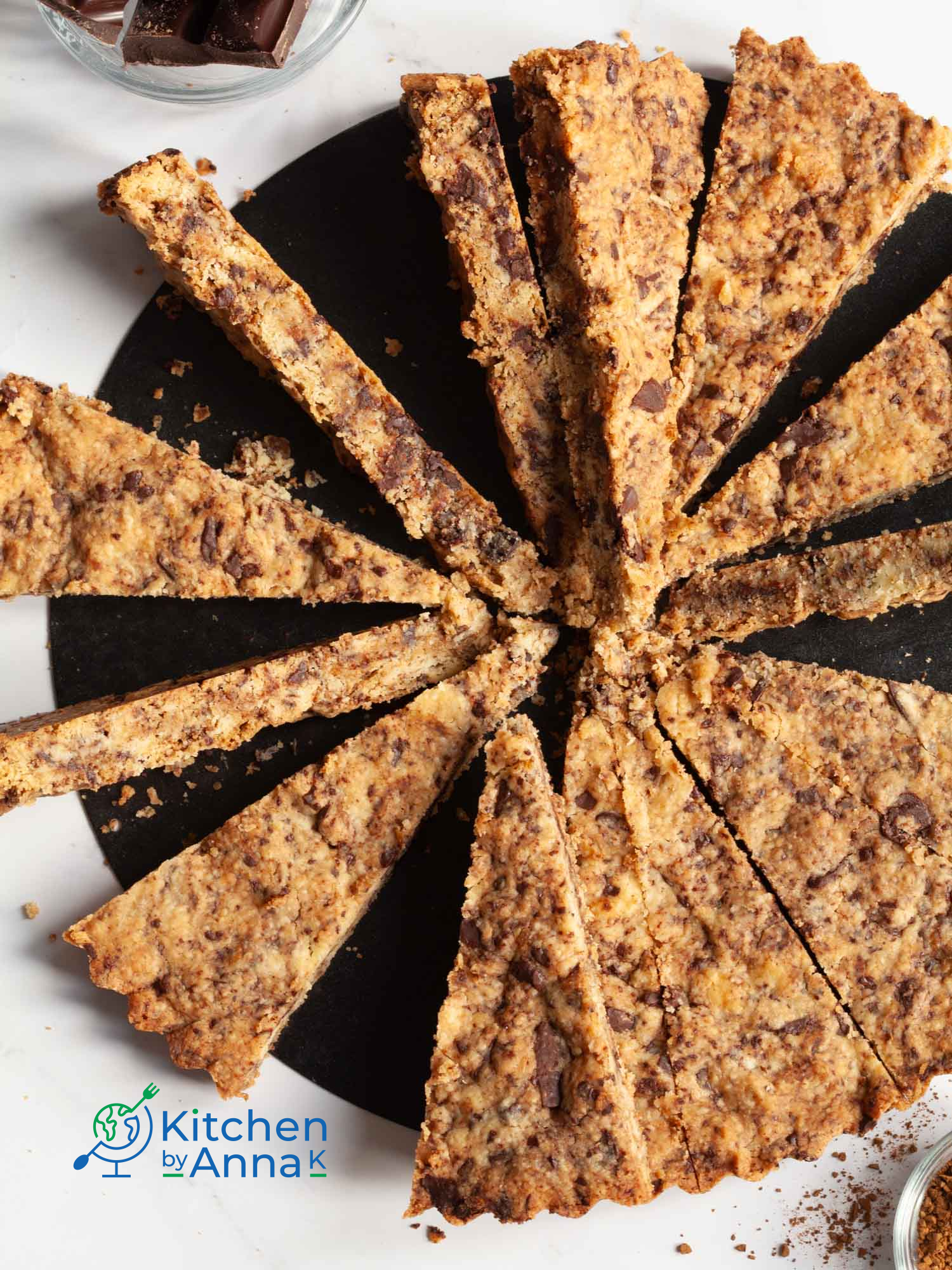 Coffee and chocolate chunks shortbread