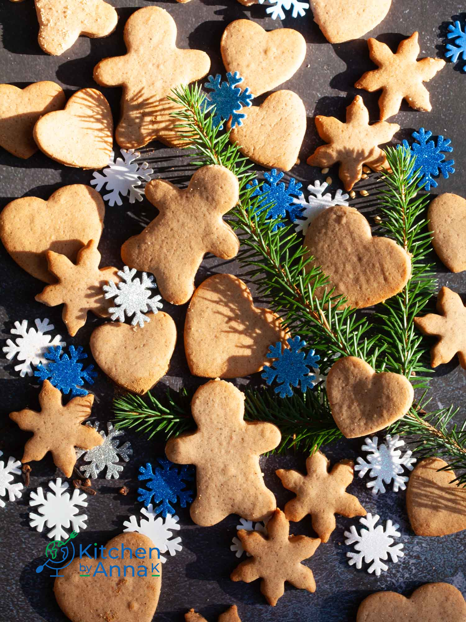 Gingerbread honey shortbread cookies