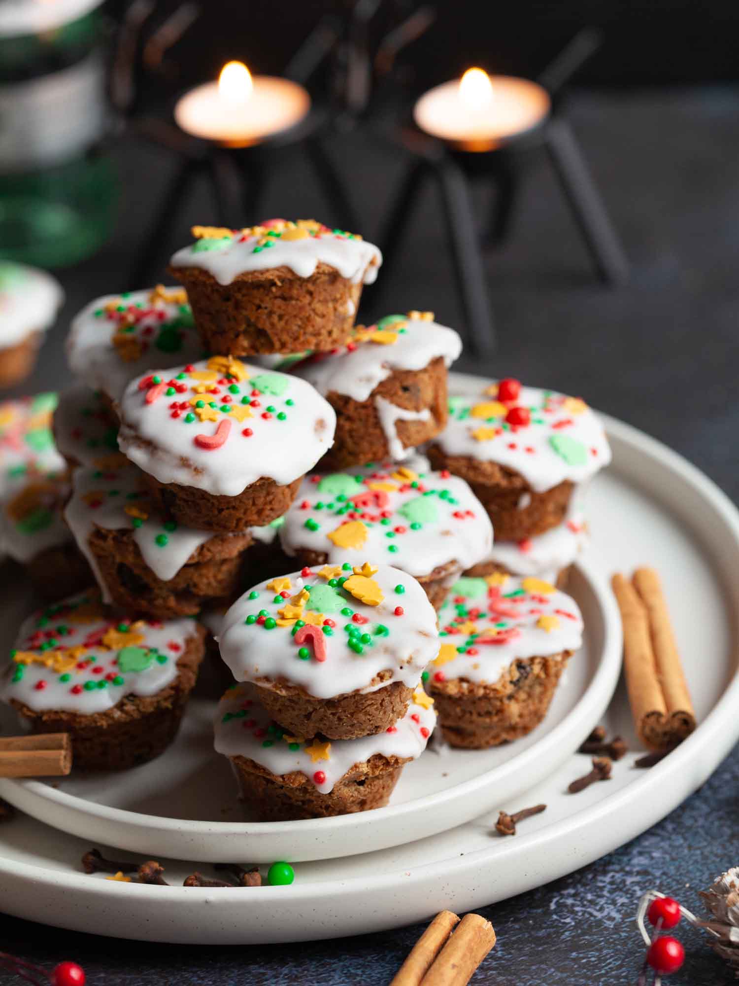 Spiced rum and raisin shortbread bites