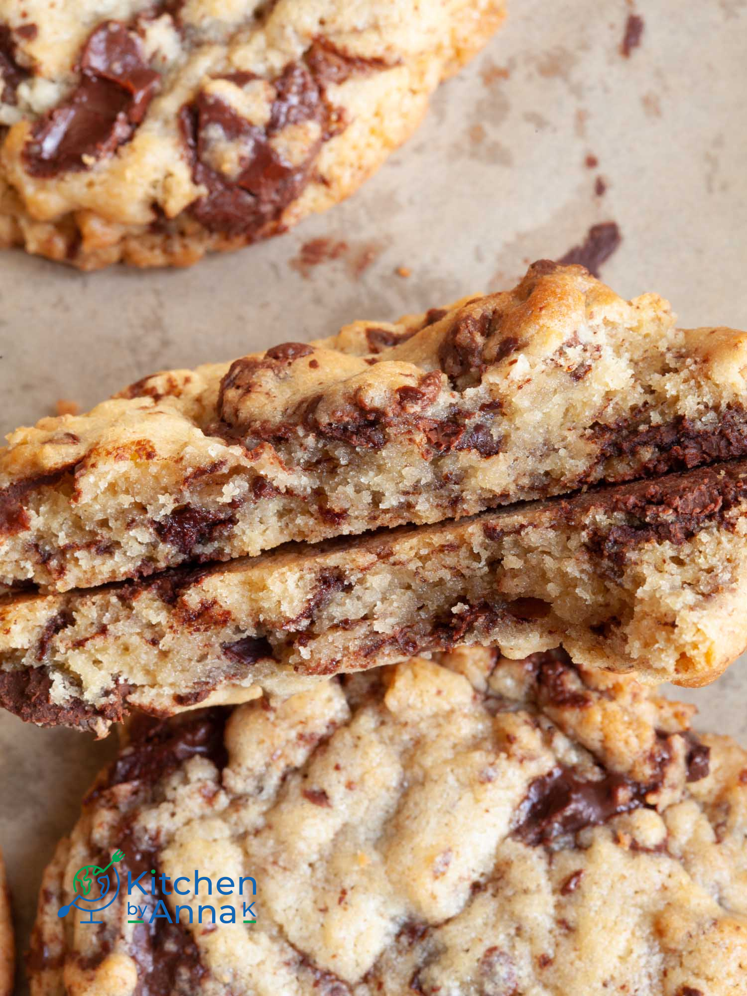 The best bakery style chocolate chip cookies