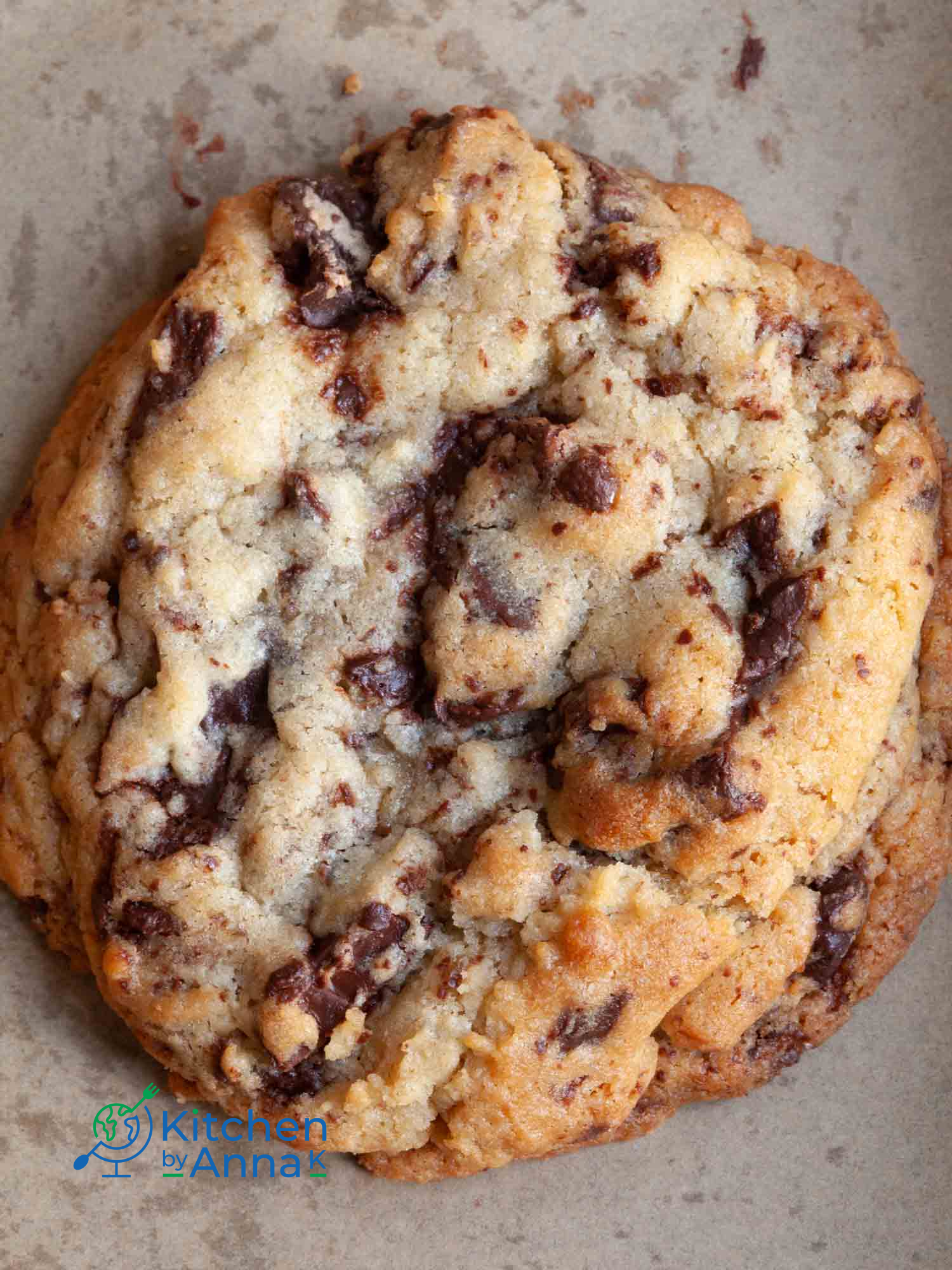 The best bakery style chocolate chip cookies