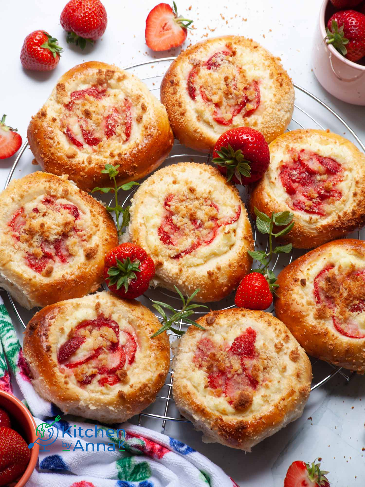 Strawberry buns with coconut custard