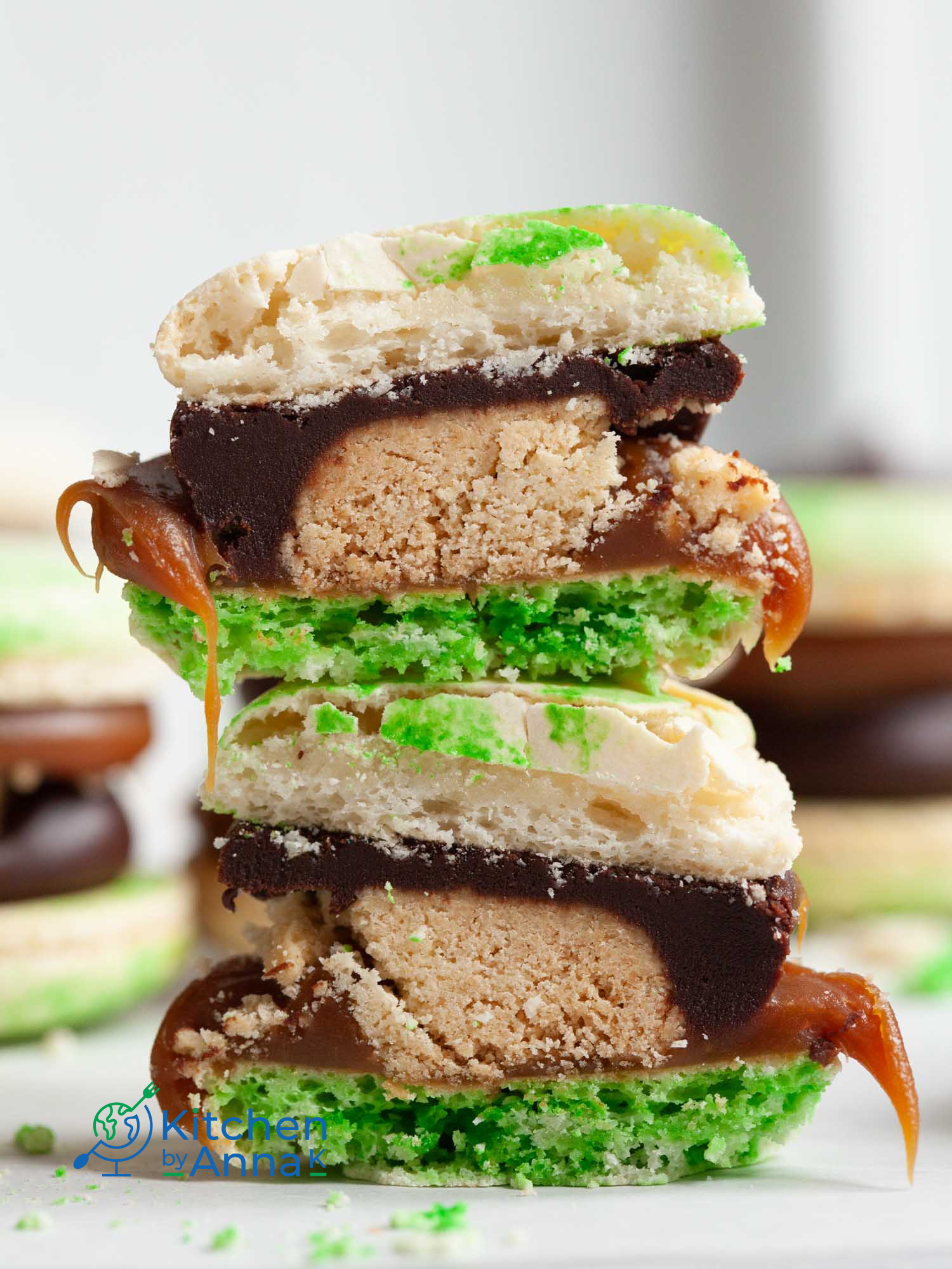 Millionaire's caramel shortbread macarons