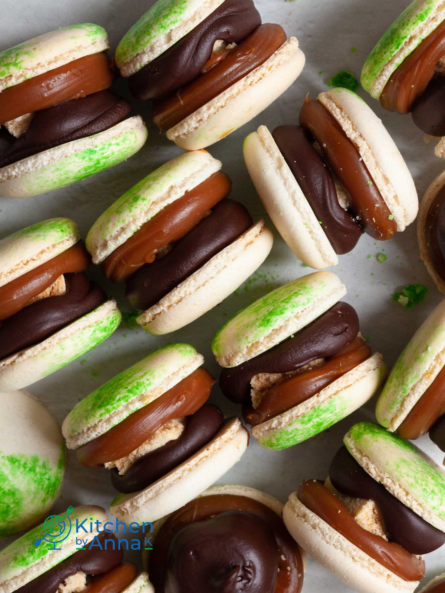 Millionaire's caramel shortbread macarons