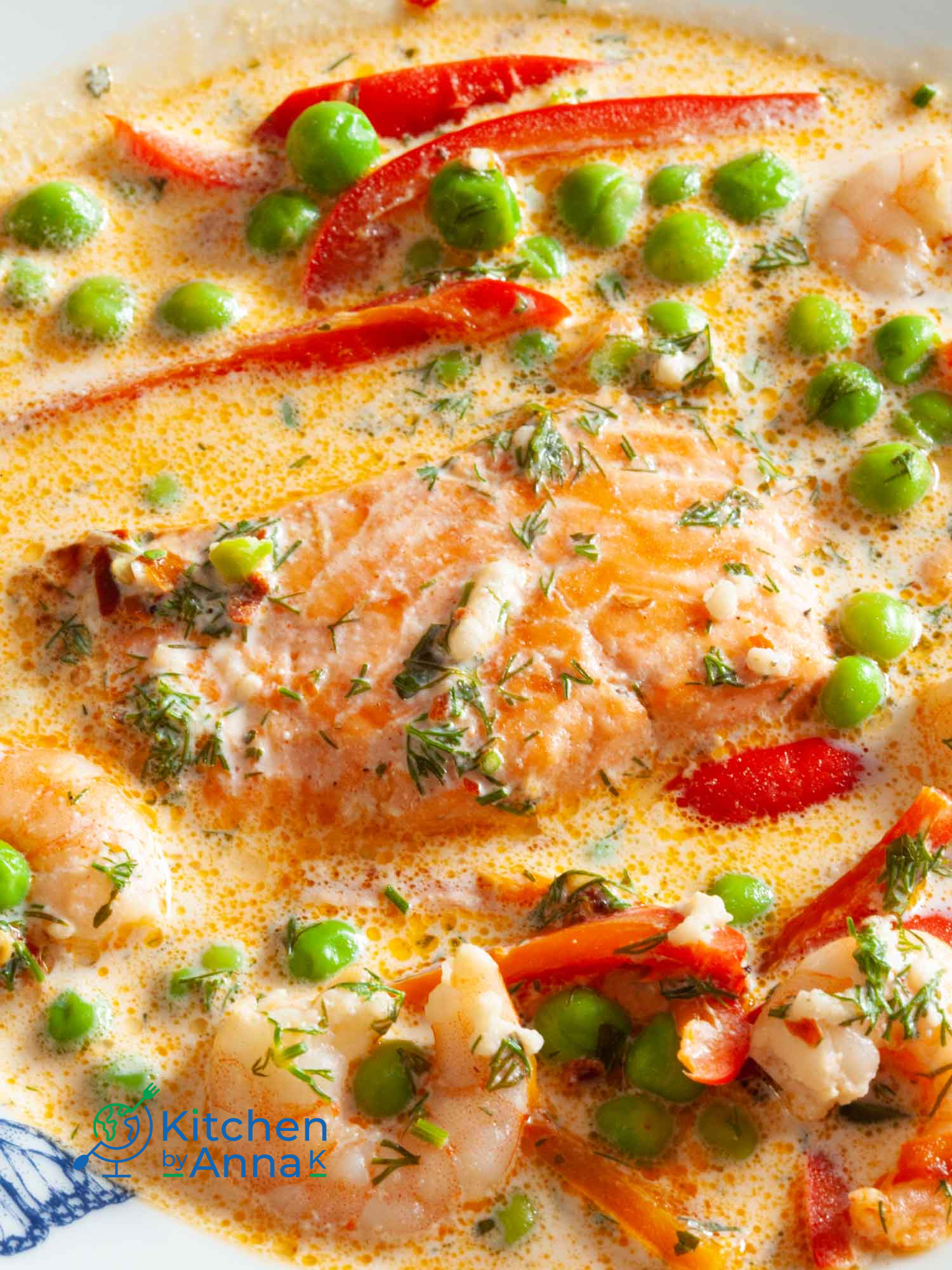 Salmon and prawns in mascarpone and dill sauce