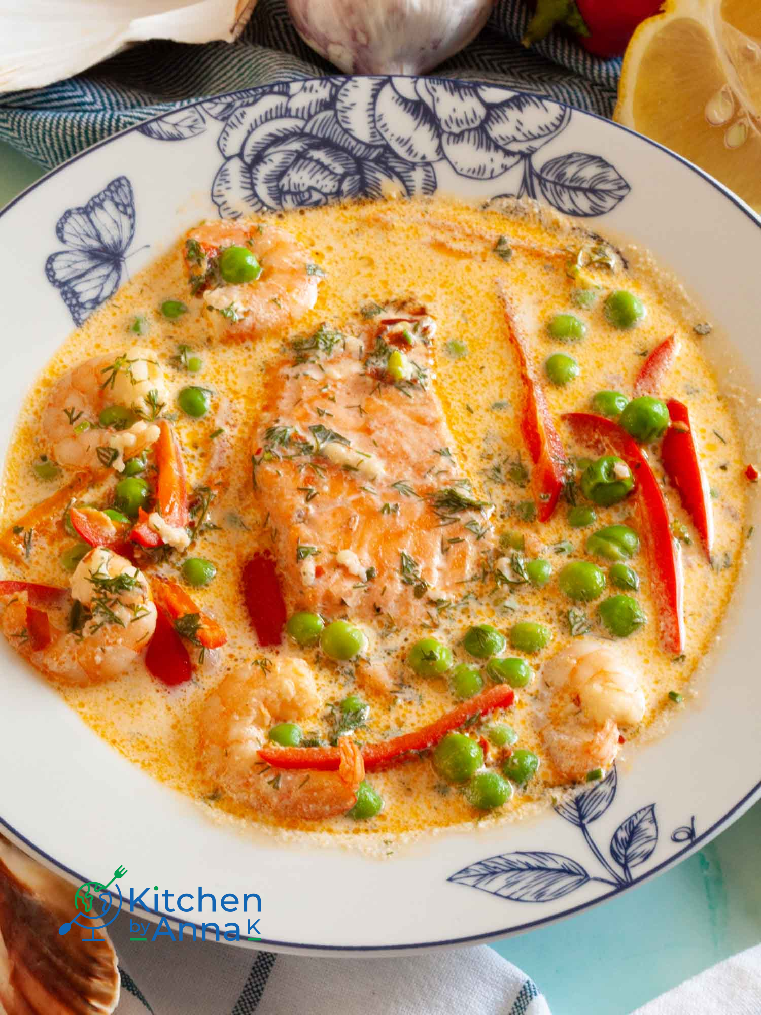 Salmon and prawns in mascarpone and dill sauce